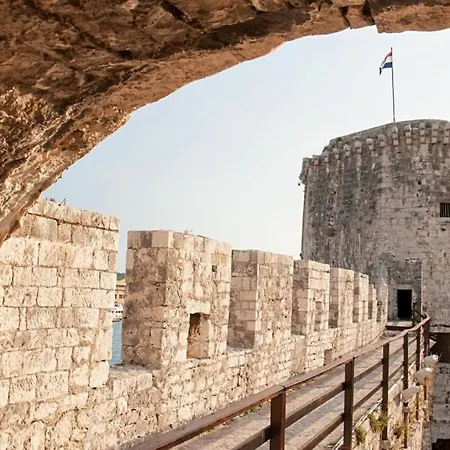 In Slatine With Terrace, Air Conditioning, Wi-fi Trogir