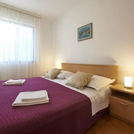 In Slatine With Terrace, Air Conditioning, Wi-fi Apartman Trogir