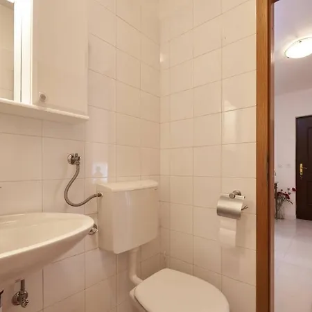 In Slatine With Terrace, Air Conditioning, Wi-fi Apartman *